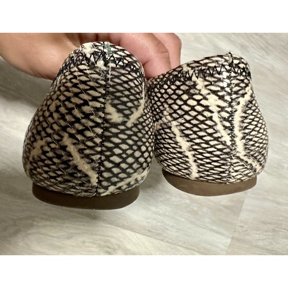 Tory Burch Reva Silver Snake Print Ballet Flats Women's Size 6.5 Leather - Picture 5 of 6